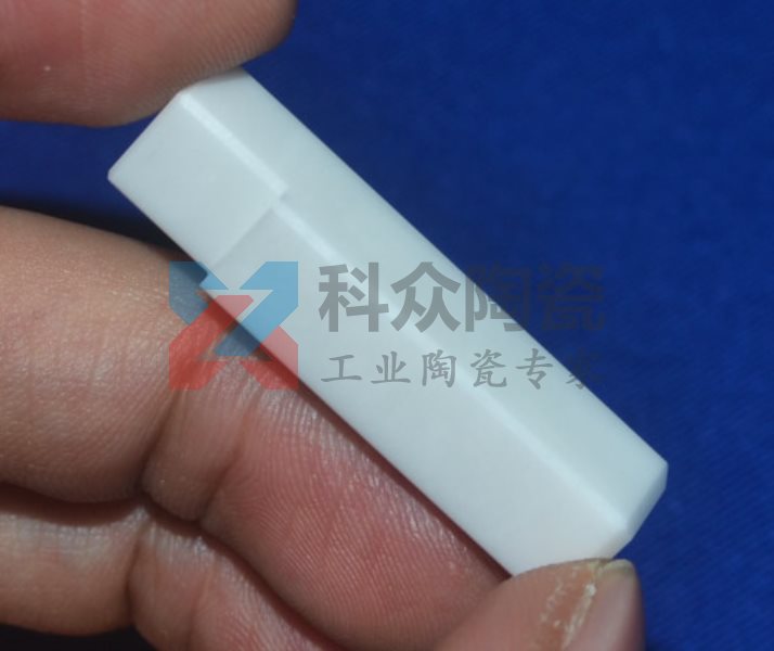 氧化鋯陶瓷在工業上會逐漸取代氧化鋁陶瓷嗎？